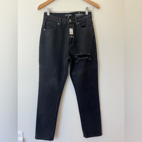 Jaydon Ripped Mom Jeans - Black. Size 0 - Picture 3 of 9